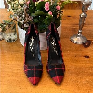Alice + Olivia Red & Black Wool Plaid Heels - 4.5 “ Stiletto (size 38)